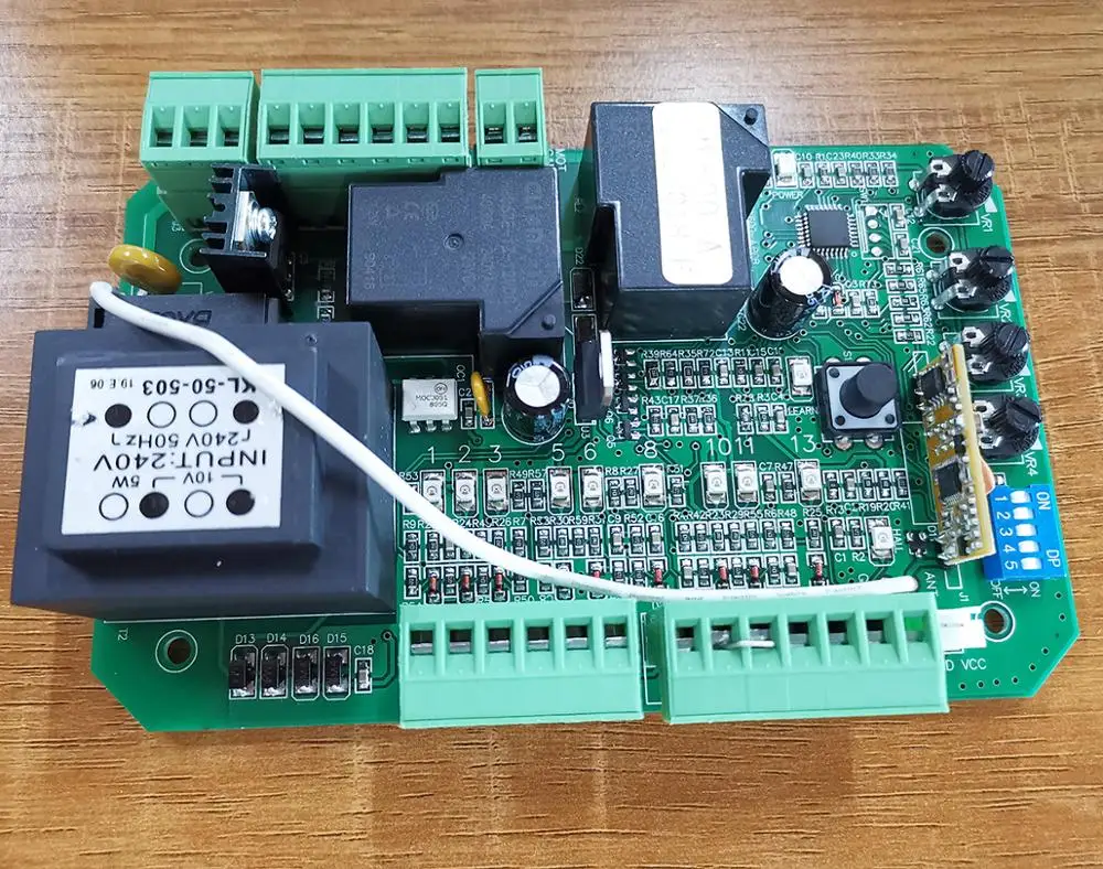 Soft start & slow stop AC Sliding Gate opener control board for SL600AC SL/PY800 PK400 gate motor
Soft start & slow stop AC Sliding Gate opener control board for SL600AC SL/PY800 PK400 gate motor