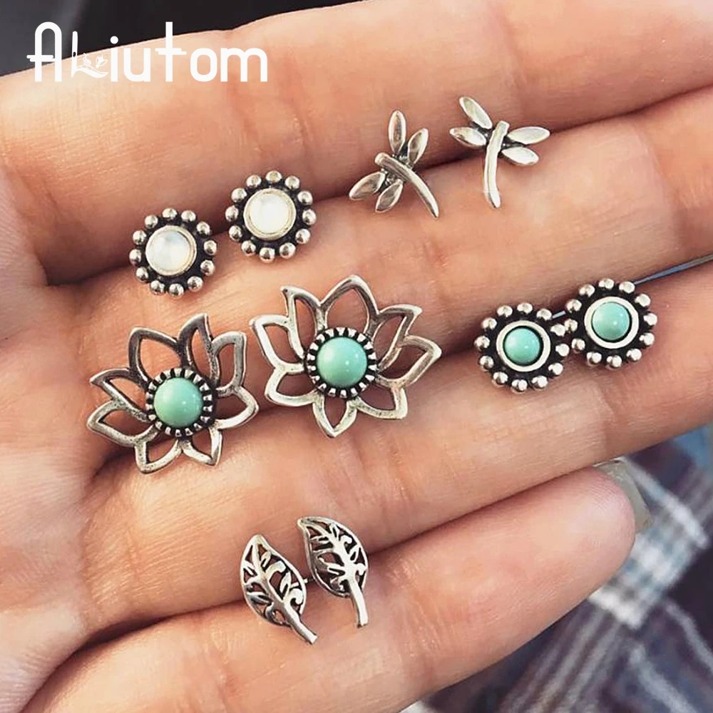 ALIUTOM 5 Pairs/Set Green Resin Opal Hollow Lotus Earring Set 2018 Geometric Earrings Set Women Charm Gifts Jewelry Accessories
ALIUTOM 5 Pairs/Set Green Resin Opal Hollow Lotus Earring Set 2018 Geometric Earrings Set Women Charm Gifts Jewelry Accessories