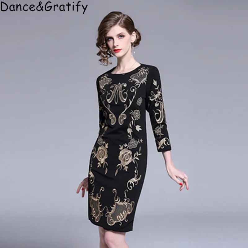 Brand Designer Vintage Embroidery Flowers Runway Dress New 2019 Women's Black Slim Bodycon Sheath Party Dress
Brand Designer Vintage Embroidery Flowers Runway Dress New 2019 Women's Black Slim Bodycon Sheath Party Dress