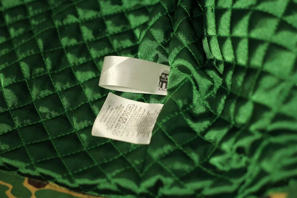 5617189656_2135903241