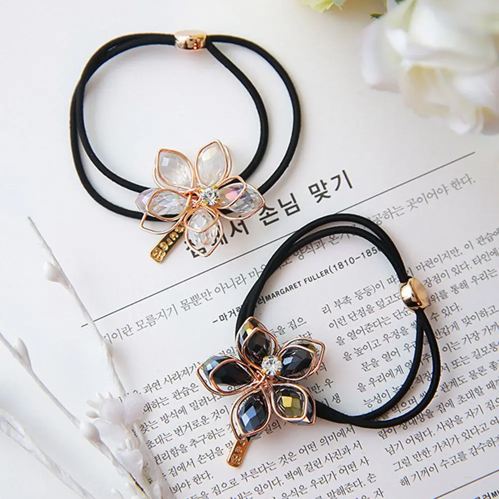 1PC Women Girls Elastic Hair Band scrunchy Rhinestone Flower Hair Rope Shaped With Pendant Hair Accessories Hair Gum Headwear
1PC Women Girls Elastic Hair Band scrunchy Rhinestone Flower Hair Rope Shaped With Pendant Hair Accessories Hair Gum Headwear