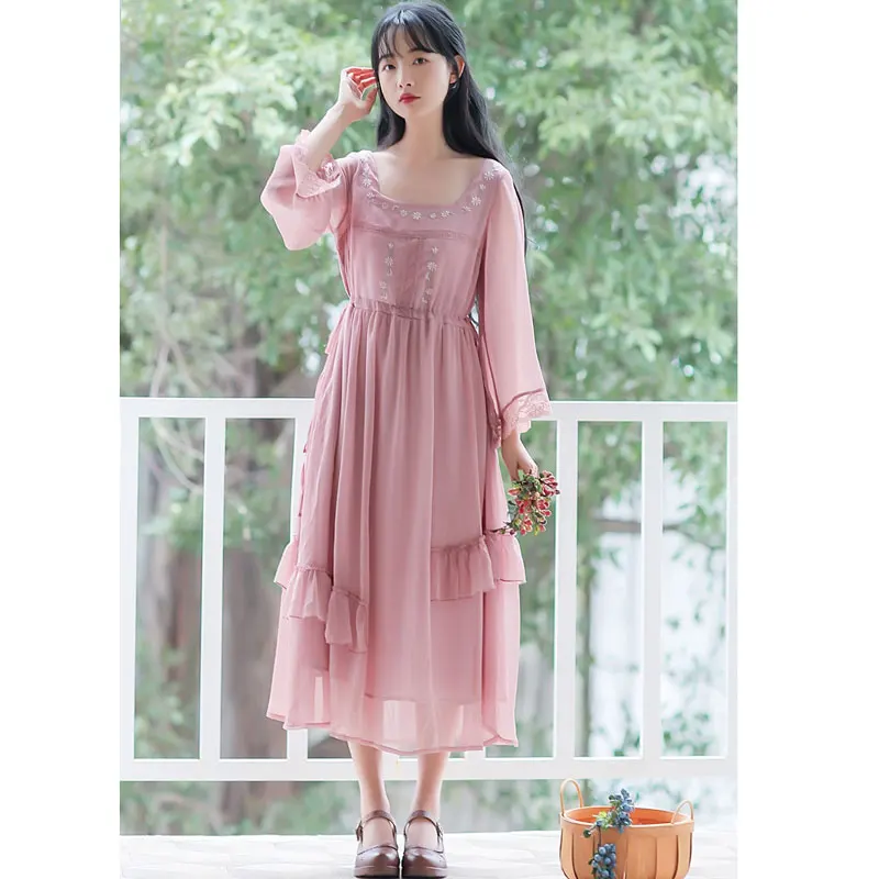 French embroidery square collar flare sleeves solid color flower pattern stitching lace waist drawstring pleated summer dress
French embroidery square collar flare sleeves solid color flower pattern stitching lace waist drawstring pleated summer dress