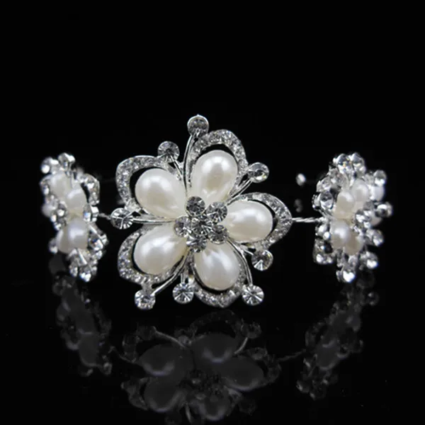 Luxury Wedding Silver Flower Hair Comb Tiara Pearl Clear Rhinestone Crystal Bridal Hair Accessories Women Jewelry Free Shipping
Luxury Wedding Silver Flower Hair Comb Tiara Pearl Clear Rhinestone Crystal Bridal Hair Accessories Women Jewelry Free Shipping