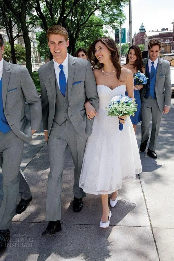 2017Custom made Classic Light Grey Groom Tuxedos Men's Suit Notch Lapel Groom Mens Wedding Suits (Jacket+Pants+Vest+Tie)
2017Custom made Classic Light Grey Groom Tuxedos Men's Suit Notch Lapel Groom Mens Wedding Suits (Jacket+Pants+Vest+Tie)