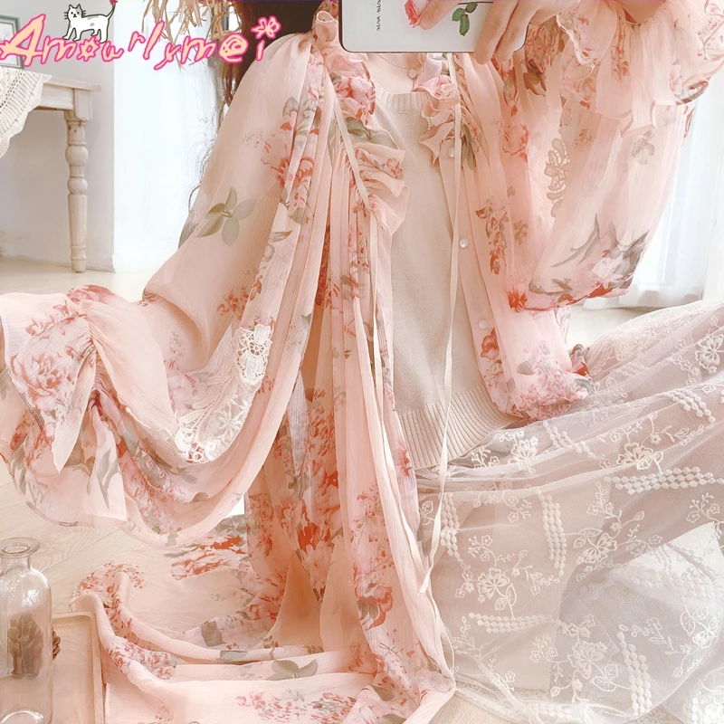 Summer Women Shirt Mori Girl Sweet Ruffles Floral Print Lace Chiffon Lantern Sleeve Loose Long Cardigan Blouse Sunscreen Tops
Summer Women Shirt Mori Girl Sweet Ruffles Floral Print Lace Chiffon Lantern Sleeve Loose Long Cardigan Blouse Sunscreen Tops