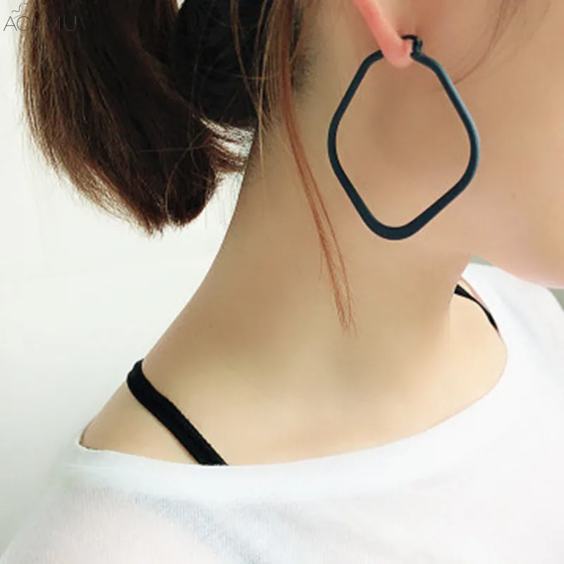 AOMU Korea Simple Fashion Multicolor Color Geometric Square Scrub Alloy Hoop Earrings for Women Girl Party Gift Accessories
AOMU Korea Simple Fashion Multicolor Color Geometric Square Scrub Alloy Hoop Earrings for Women Girl Party Gift Accessories
