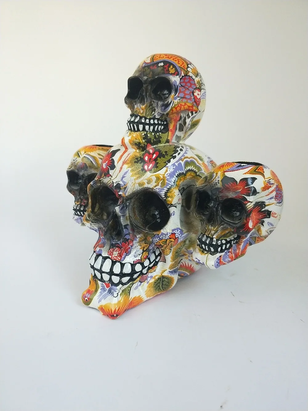 Horror Skull Decoration Resin Human Skeleton Skull Color Flower Painting Halloween Home Bar Table Desktop Decoration Craft Gift
Horror Skull Decoration Resin Human Skeleton Skull Color Flower Painting Halloween Home Bar Table Desktop Decoration Craft Gift