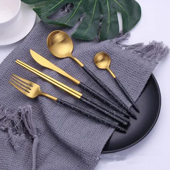 24pcs/set European Black Gold Dot Stainless Steel Cutlery Set Flatware Set Dinner Knives Forks Spoon Set Dinnerware Tableware
24pcs/set European Black Gold Dot Stainless Steel Cutlery Set Flatware Set Dinner Knives Forks Spoon Set Dinnerware Tableware