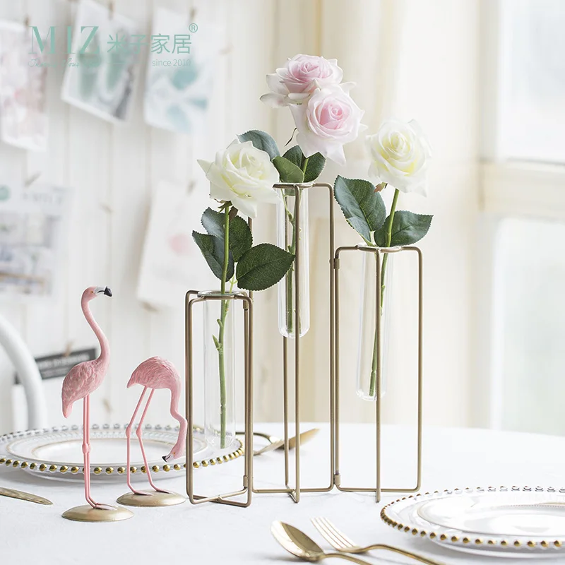 MIZ Nordic Home Decoration Tube Glass with Geometric Alloy Vase Holder Table glass transparent Flower Vases for Wedding Decor
MIZ Nordic Home Decoration Tube Glass with Geometric Alloy Vase Holder Table glass transparent Flower Vases for Wedding Decor