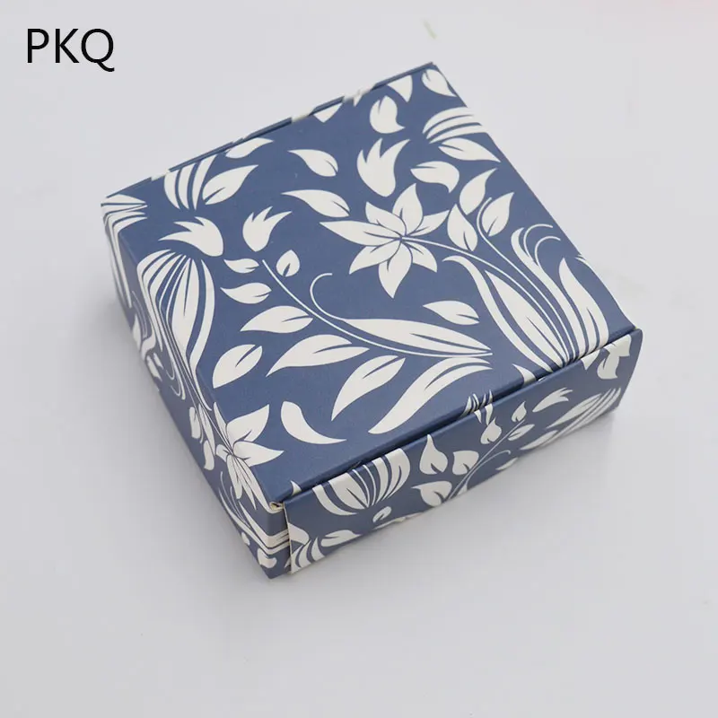 PKQ 20Pcs Cute Paper Candy Box Wedding Gift Box Chocolate Box for cake Party Supplies Wedding Decoration
PKQ 20Pcs Cute Paper Candy Box Wedding Gift Box Chocolate Box for cake Party Supplies Wedding Decoration