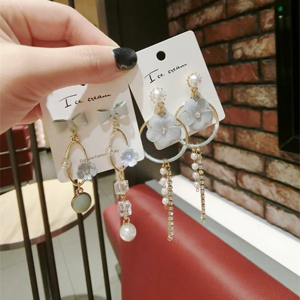2019 New Korean Style Asymmetrical Flower Tassel Earrings Fashion Long Drop Crystal Earrings for Women Earrings Accessories
2019 New Korean Style Asymmetrical Flower Tassel Earrings Fashion Long Drop Crystal Earrings for Women Earrings Accessories