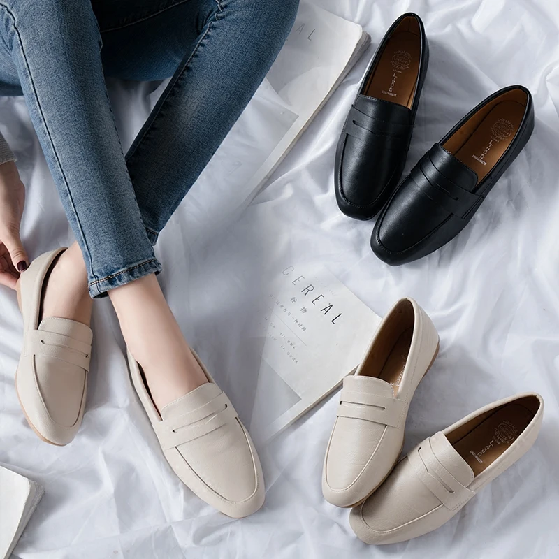 New Korean version of the wild retro flat peas shoes comfortable trend college wind British flat shoes
New Korean version of the wild retro flat peas shoes comfortable trend college wind British flat shoes