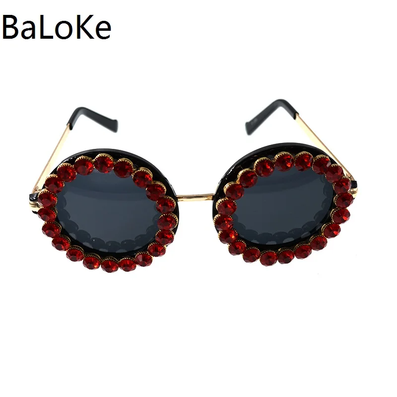 Round Sunglasses Crystals Red Sunglasses For Women Big Frame New Brand Designer Eyewear Shades for Women Party&Birthday Gift
Round Sunglasses Crystals Red Sunglasses For Women Big Frame New Brand Designer Eyewear Shades for Women Party&Birthday Gift