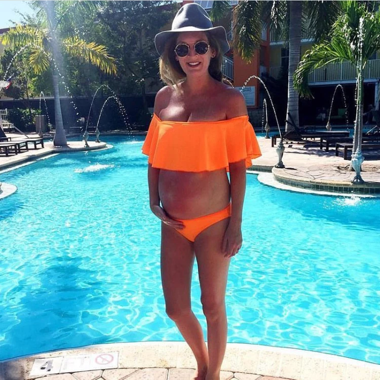 2017 orange white black off shoulder ruffled bikini set Strapless swimsuit swimwear women bathing suit biquini maillot de bain
2017 orange white black off shoulder ruffled bikini set Strapless swimsuit swimwear women bathing suit biquini maillot de bain