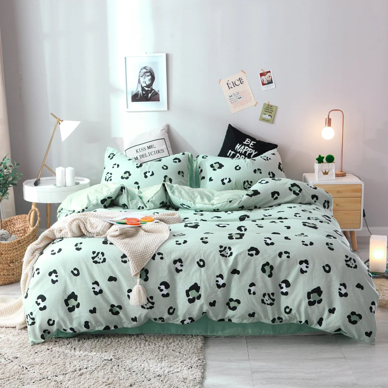 Green leopard bedding set duvet cover+Bed sheet+Pillowcase Soft comfortable bedding sets
Green leopard bedding set duvet cover+Bed sheet+Pillowcase Soft comfortable bedding sets