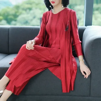 Spring Women Pleated Fashion New Tidal Striped Casual Big Size Tops Trousers Clothing Sets
Spring Women Pleated Fashion New Tidal Striped Casual Big Size Tops Trousers Clothing Sets