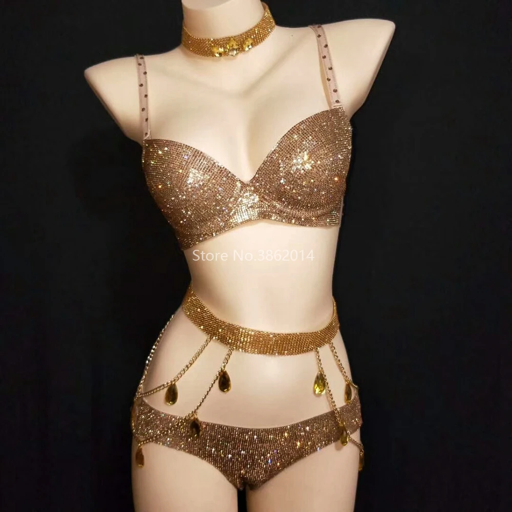 5 Colors Sparkly Rhinestone Bra Shorts Outfit Bikini Set Women Sexy Nightclub DJ DS Stage Performance Wear Pole Dancing Clothing
5 Colors Sparkly Rhinestone Bra Shorts Outfit Bikini Set Women Sexy Nightclub DJ DS Stage Performance Wear Pole Dancing Clothing