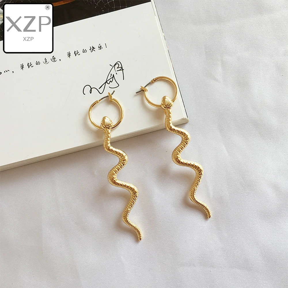 XZP Punk Long Snake Pendant Earrings for Women Jewelry European Gold Color Ear Drop Handmade Womens Dangle Earings Girl Gift
XZP Punk Long Snake Pendant Earrings for Women Jewelry European Gold Color Ear Drop Handmade Womens Dangle Earings Girl Gift