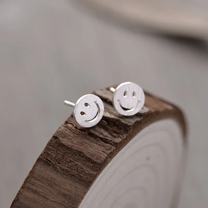 DreamySky Real Pure 925 Sterling Silver Round Emoji Earrings For Women Christmas Gift Hot Sale Pendientes Brincos Wholesale
DreamySky Real Pure 925 Sterling Silver Round Emoji Earrings For Women Christmas Gift Hot Sale Pendientes Brincos Wholesale