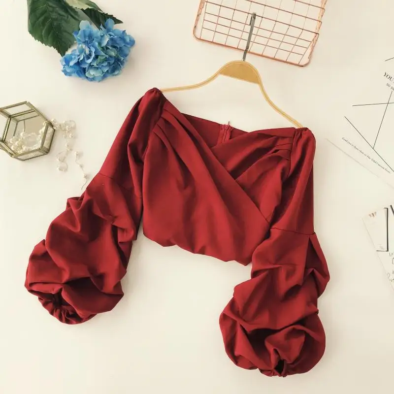 2018 new fashion women's blouse shirt autumn retro solid color pleated V-neck blusa top
2018 new fashion women's blouse shirt autumn retro solid color pleated V-neck blusa top