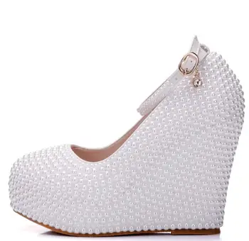 2019 Full Pearls Beads Wedges Shoes Platform High Heels Round Toe Bridal Shoes Wedding Pumps Women Platform Wedges Heel
2019 Full Pearls Beads Wedges Shoes Platform High Heels Round Toe Bridal Shoes Wedding Pumps Women Platform Wedges Heel