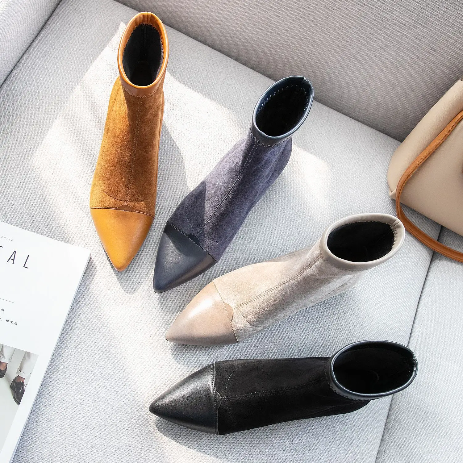 Women Leather Boots Suede Solid Color Lady Fashion Boots Basic All Match Pointed Toe Ankle High Square Heel Medium Sole 34-40
Women Leather Boots Suede Solid Color Lady Fashion Boots Basic All Match Pointed Toe Ankle High Square Heel Medium Sole 34-40