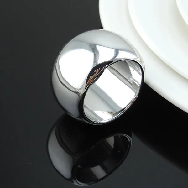 Free Shipping 12pcs/lot silver napkin ring napkin buckle napkin holder for hotel dining table and wedding party decoration
Free Shipping 12pcs/lot silver napkin ring napkin buckle napkin holder for hotel dining table and wedding party decoration
