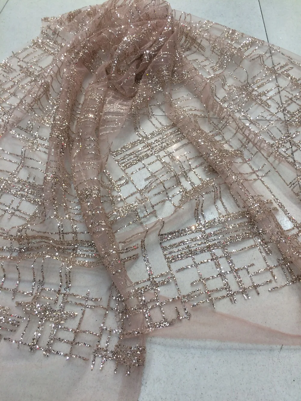 Embroidered J-31713 with glitter Free Shipping 5 Yards glitter Net French Lace Tulle Fabric
Embroidered J-31713 with glitter Free Shipping 5 Yards glitter Net French Lace Tulle Fabric