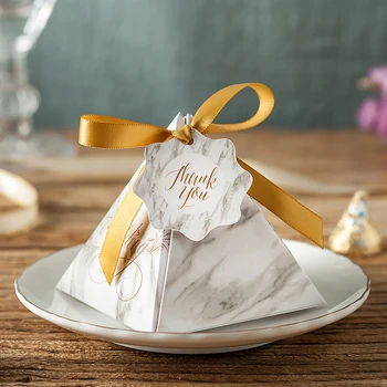 50pcs New Creative Triangular Pyramid Wedding Favors Candy Boxes Bomboniera Party Gift Box Chocolate Paper Box
50pcs New Creative Triangular Pyramid Wedding Favors Candy Boxes Bomboniera Party Gift Box Chocolate Paper Box
