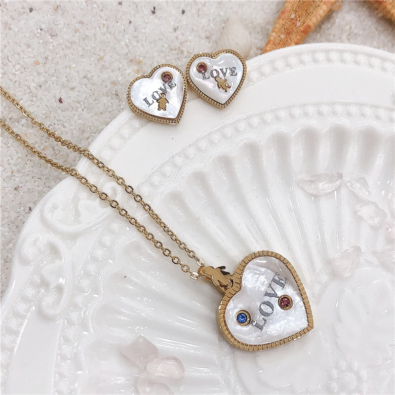 Luxury Brand Boy Heart Bear Pendant Earrings Necklace Jewelry for Women Gold Stainless Steel Party Wedding Gift Accessories
Luxury Brand Boy Heart Bear Pendant Earrings Necklace Jewelry for Women Gold Stainless Steel Party Wedding Gift Accessories
