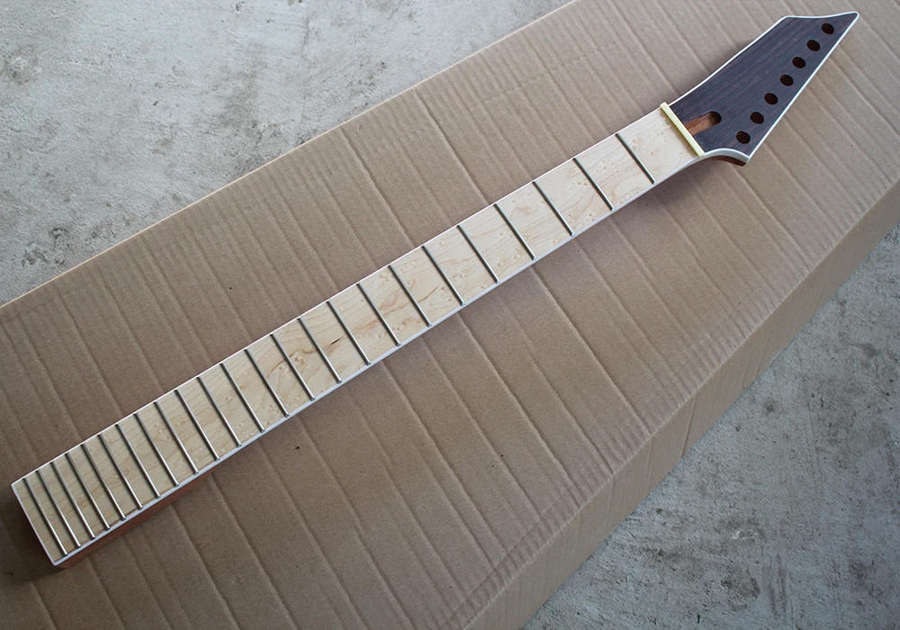 7 Strings Mahogany Electric Guitar Neck with 24 Frets,Maple Fretboard without Inlay,offer customized
7 Strings Mahogany Electric Guitar Neck with 24 Frets,Maple Fretboard without Inlay,offer customized