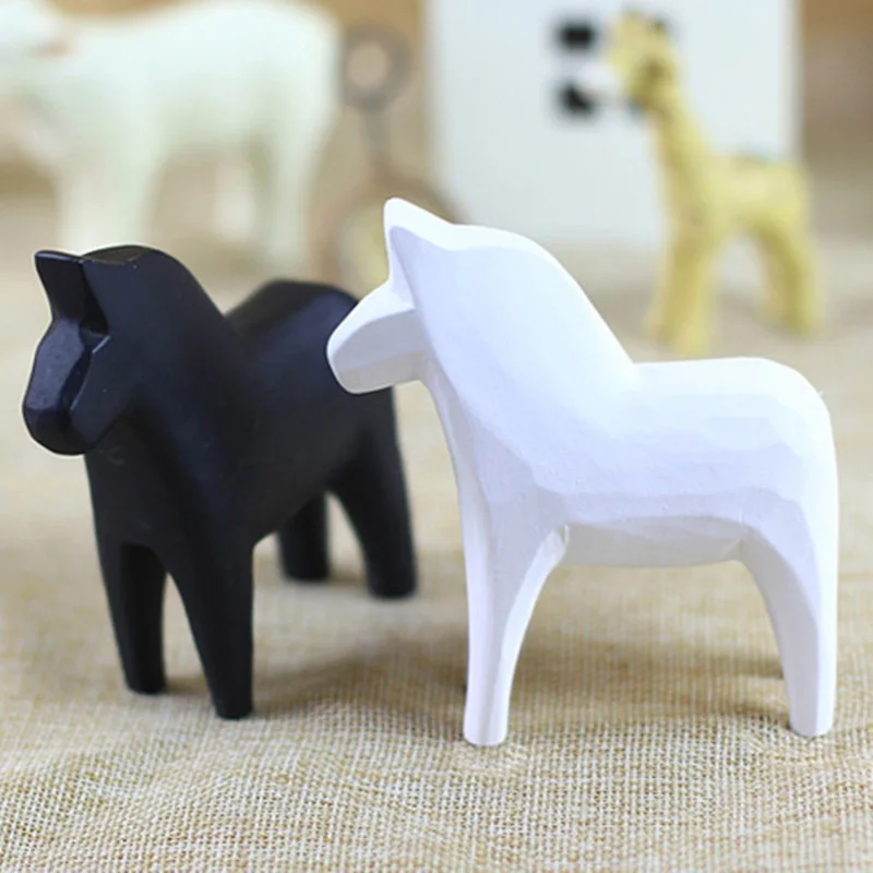 3D Modern Resin Black and White Horse Statue Crafts Decoration Creative Geometric Home Decor Accessories Animals Kids Toys Gift
3D Modern Resin Black and White Horse Statue Crafts Decoration Creative Geometric Home Decor Accessories Animals Kids Toys Gift
