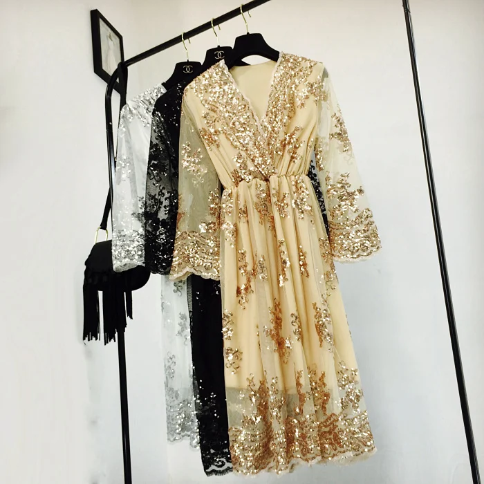 Spring Summer Sexy V-neck Embroidery Squined Bling Bling Party Dress Women Medium Long Stylish Dress
Spring Summer Sexy V-neck Embroidery Squined Bling Bling Party Dress Women Medium Long Stylish Dress