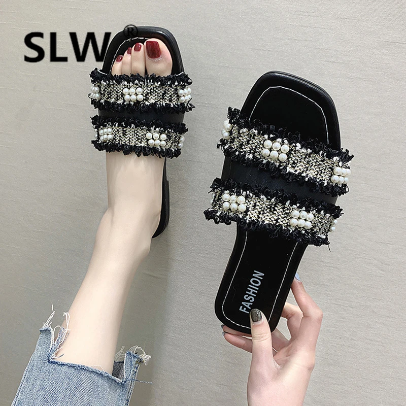 fur slides rhinestone sandals summer shoes Square heel tip binding 2019 funny String Bead furry women korean style Med slipper
fur slides rhinestone sandals summer shoes Square heel tip binding 2019 funny String Bead furry women korean style Med slipper
