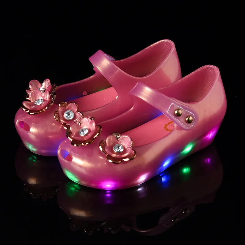 LED Light Up Baby Boys Girls Soft Shoes PVC Flowers Shoes For Princess Dress Up Style Sandals Princess Shoes
LED Light Up Baby Boys Girls Soft Shoes PVC Flowers Shoes For Princess Dress Up Style Sandals Princess Shoes