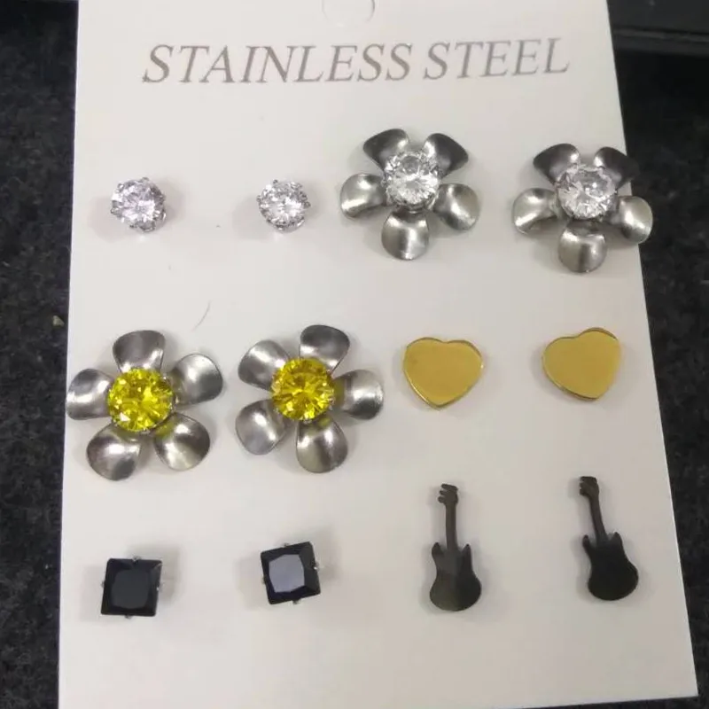 316L Stainless Steel Zircon Heart Stud Earrings Brief Guitar Style Vacuum Plating No Easy Fade Allergy Free
316L Stainless Steel Zircon Heart Stud Earrings Brief Guitar Style Vacuum Plating No Easy Fade Allergy Free