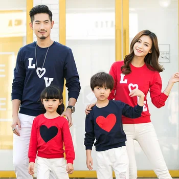 Christmas family matching clothes father mother daughter son mommy and me couple family look wear love heart hoodies outfits
Christmas family matching clothes father mother daughter son mommy and me couple family look wear love heart hoodies outfits