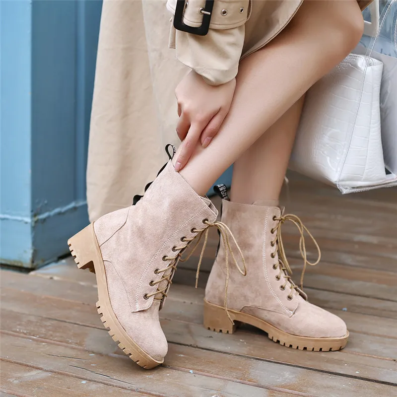 YMECHIC 2018 Autumn Winter Block Medium Heels Cross Tied Lacing Ankle Short Military Combat Boots For Women Punk Shoes Plus Size
YMECHIC 2018 Autumn Winter Block Medium Heels Cross Tied Lacing Ankle Short Military Combat Boots For Women Punk Shoes Plus Size