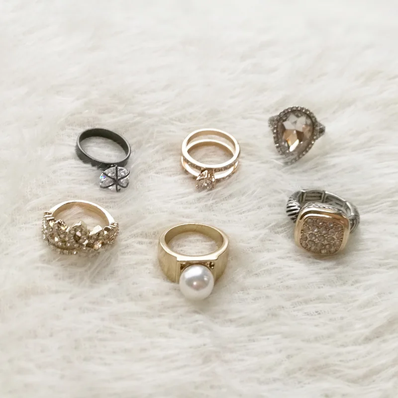 2019 Gold Color Fashion Personality Crown Simulated Pearl Alloy Ring Trendy Cute Crystal Jewelry High Quality Rings New Coming
2019 Gold Color Fashion Personality Crown Simulated Pearl Alloy Ring Trendy Cute Crystal Jewelry High Quality Rings New Coming