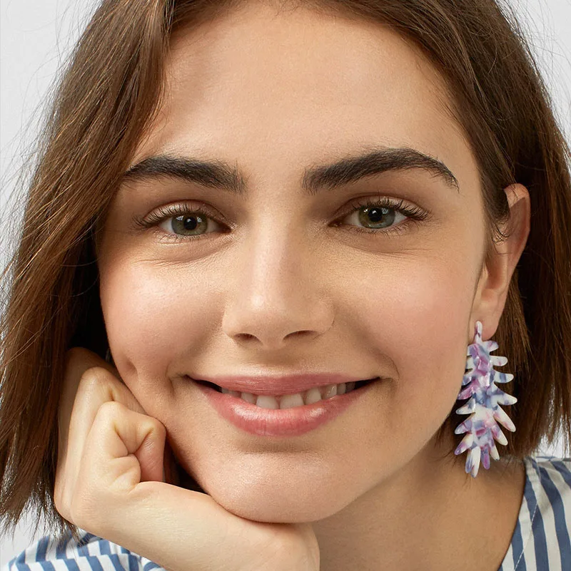 2019 New Women's Acrylic Leaf Dangle Earrings Simple Geometric Resin Pendant Earrings Personality Fashion Acetate Earrings Gift
2019 New Women's Acrylic Leaf Dangle Earrings Simple Geometric Resin Pendant Earrings Personality Fashion Acetate Earrings Gift