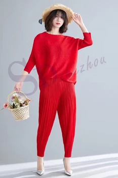 European station new Miyake fold fabric set loose elastic size code large size seven-point sleeve t-shirt + nine pants suit 
European station new Miyake fold fabric set loose elastic size code large size seven-point sleeve t-shirt + nine pants suit