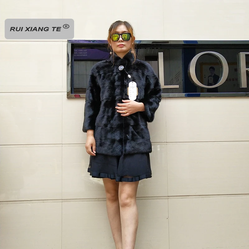 New brand mink fur coat fashion ladies winter warm natural mink fur casual style Real mink fur jacket with stand collar
New brand mink fur coat fashion ladies winter warm natural mink fur casual style Real mink fur jacket with stand collar