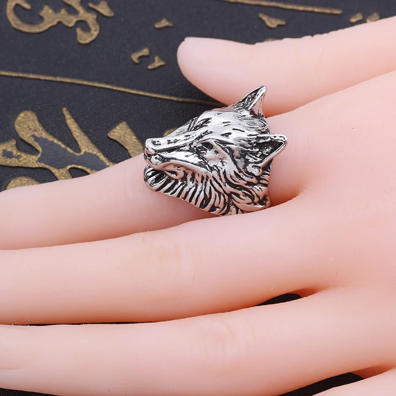 Fashion Retro Domineering Men's Ring Personality Animal Wolf Head Ring Men And Women Nightclub Alloy Jewelry Free Shipping
Fashion Retro Domineering Men's Ring Personality Animal Wolf Head Ring Men And Women Nightclub Alloy Jewelry Free Shipping
