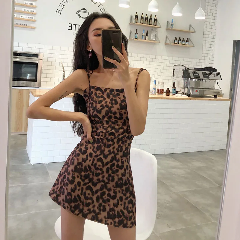2019 New Vintage Leopard Slip Dress Summer Sleeveless Square Collar Spaghetti Strap Sundress Female Sexy Slim Bottoming Vestido
2019 New Vintage Leopard Slip Dress Summer Sleeveless Square Collar Spaghetti Strap Sundress Female Sexy Slim Bottoming Vestido