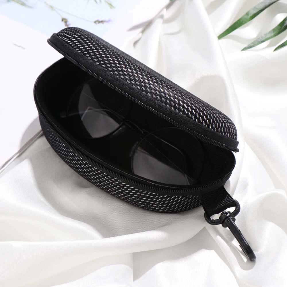 New Zipper Eye Glasses Sunglasses Hard Case Cover Bag Storage Box Portable Protector Black High Quality
New Zipper Eye Glasses Sunglasses Hard Case Cover Bag Storage Box Portable Protector Black High Quality