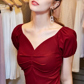 Tops Tees Heart machine t-shirt female niche sexy v-neck folds retro French elegant puff sleeve court wind shirt women
Tops Tees Heart machine t-shirt female niche sexy v-neck folds retro French elegant puff sleeve court wind shirt women