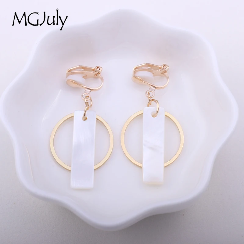 Geometric Round Metal Earrings Non Pierced Ear Clips Shell Clip On Earring Without Piercing Women Minimalist Earring CE212
Geometric Round Metal Earrings Non Pierced Ear Clips Shell Clip On Earring Without Piercing Women Minimalist Earring CE212