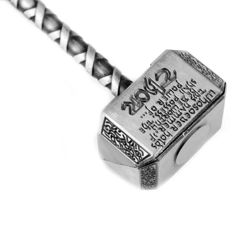 Vintage Gold Men's The Avengers Loki Thor Hammer Keychain Trinket Marvel Raytheon Weapon Key Chain On Bags Car Boyfriend Gift 
Vintage Gold Men's The Avengers Loki Thor Hammer Keychain Trinket Marvel Raytheon Weapon Key Chain On Bags Car Boyfriend Gift