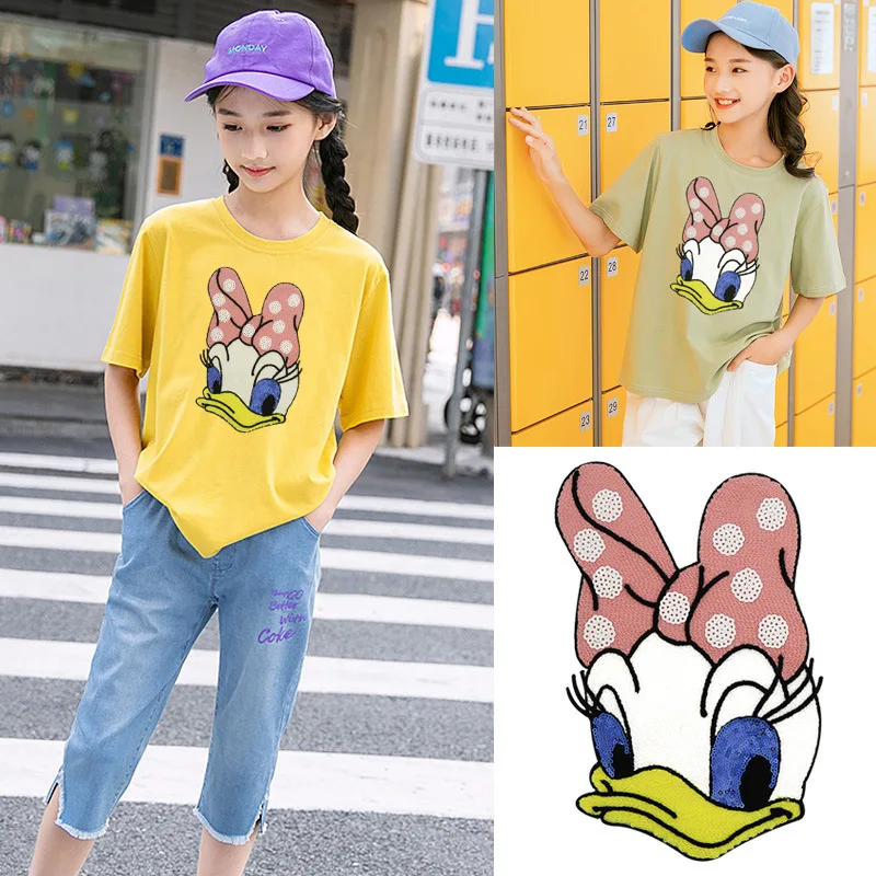 Cartoon Donald Duck's girlfriend Daisy Embroidered Patch Iron Sew-on Applique Patch Clothes Apparel Bags DIY Sequins Patches
Cartoon Donald Duck's girlfriend Daisy Embroidered Patch Iron Sew-on Applique Patch Clothes Apparel Bags DIY Sequins Patches