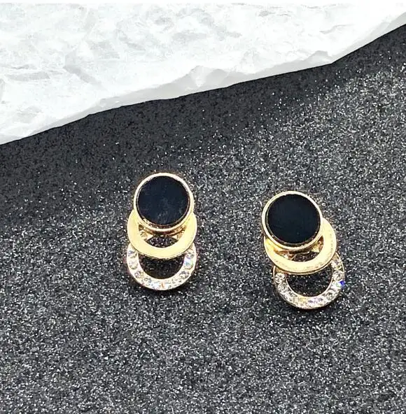 Temperament Charming Celebrities Black Joker Earrings Trendy Women Rhinestone Brincos Earrings Bijoux Jewelry Gift E5621
Temperament Charming Celebrities Black Joker Earrings Trendy Women Rhinestone Brincos Earrings Bijoux Jewelry Gift E5621
